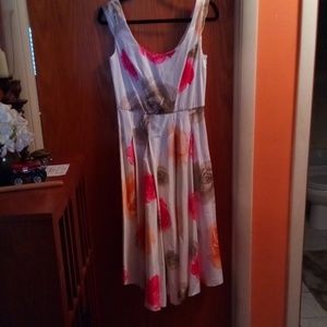 Sleeveless full dress